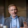 "Dürfen äußere Sicherheit nicht gegen ökonomische Stabilität ausspielen" | RND-Interview